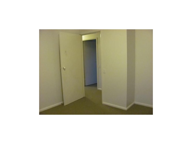 18/15-19 Fourth Avenue, Macquarie Fields NSW 2564
