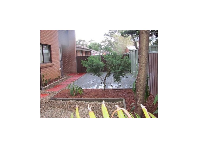 18/15-19 Fourth Avenue, Macquarie Fields NSW 2564