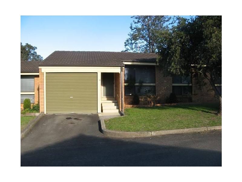 4/120 Oxford Road, Ingleburn NSW 2565