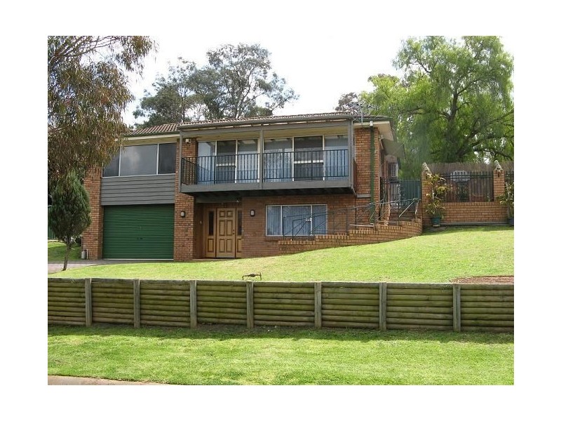 15 Moonstone Place, Eagle Vale NSW 2558