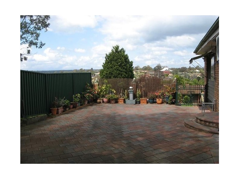 15 Moonstone Place, Eagle Vale NSW 2558