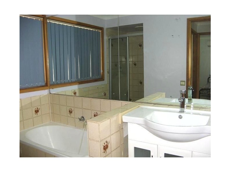 15 Moonstone Place, Eagle Vale NSW 2558