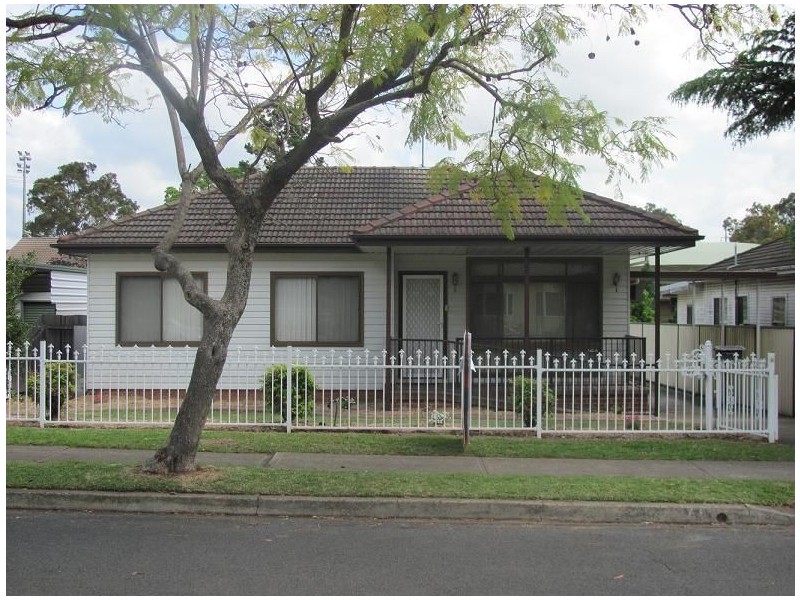 61 Wattle Avenue, Macquarie Fields NSW 2564