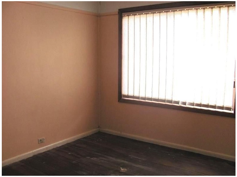 61 Wattle Avenue, Macquarie Fields NSW 2564