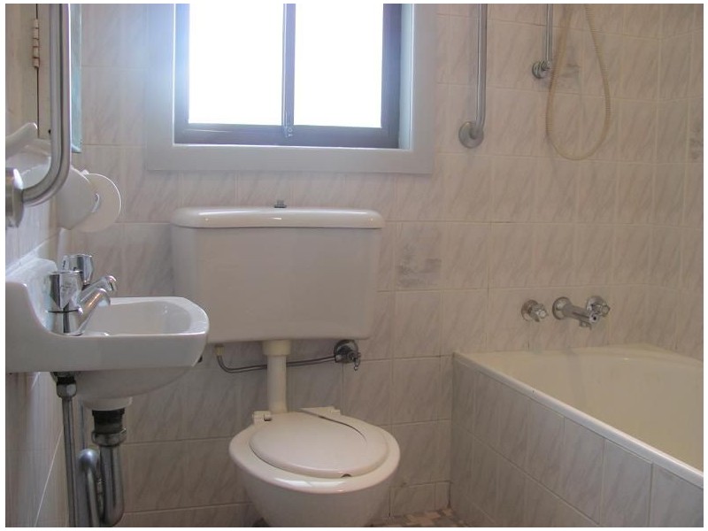 61 Wattle Avenue, Macquarie Fields NSW 2564