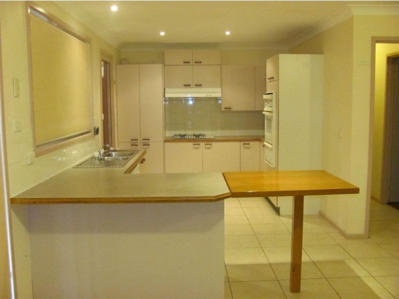 15 Azalea Place, Macquarie Fields NSW 2564