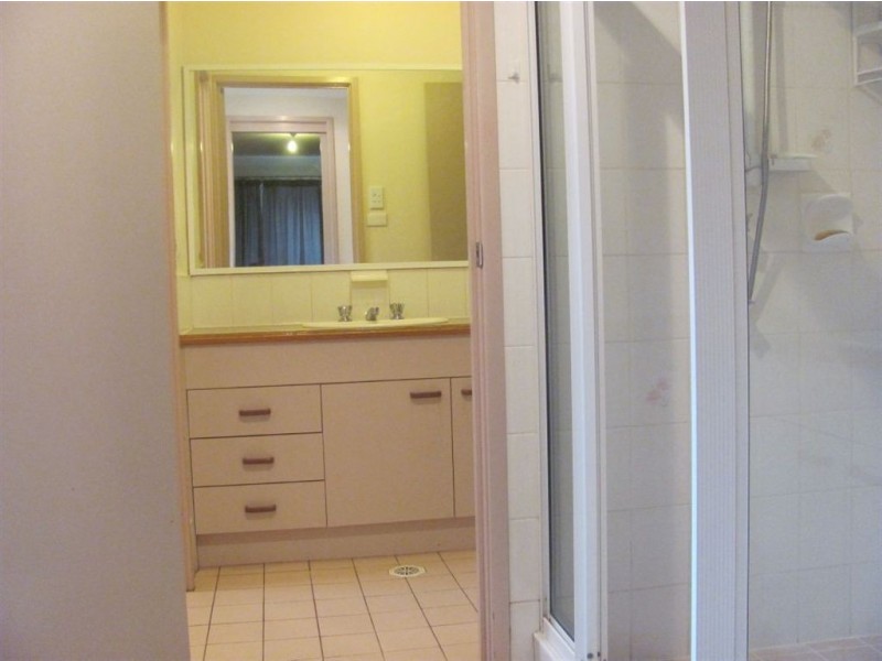 15 Azalea Place, Macquarie Fields NSW 2564