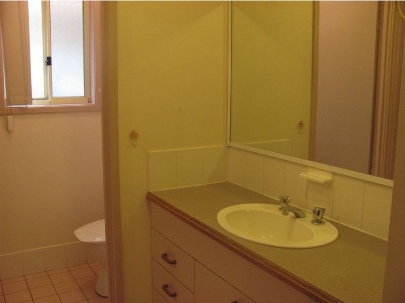 15 Azalea Place, Macquarie Fields NSW 2564