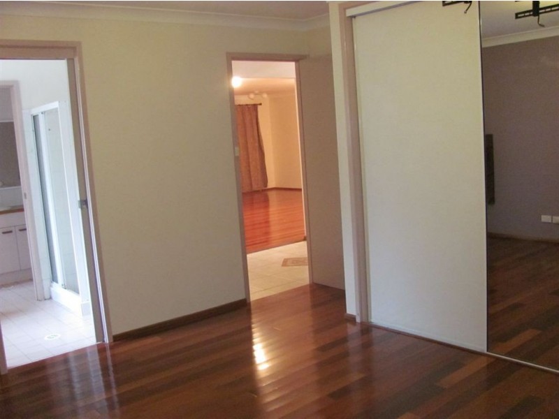 15 Azalea Place, Macquarie Fields NSW 2564