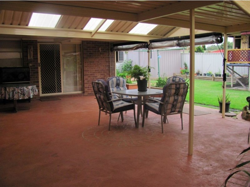 15 Azalea Place, Macquarie Fields NSW 2564