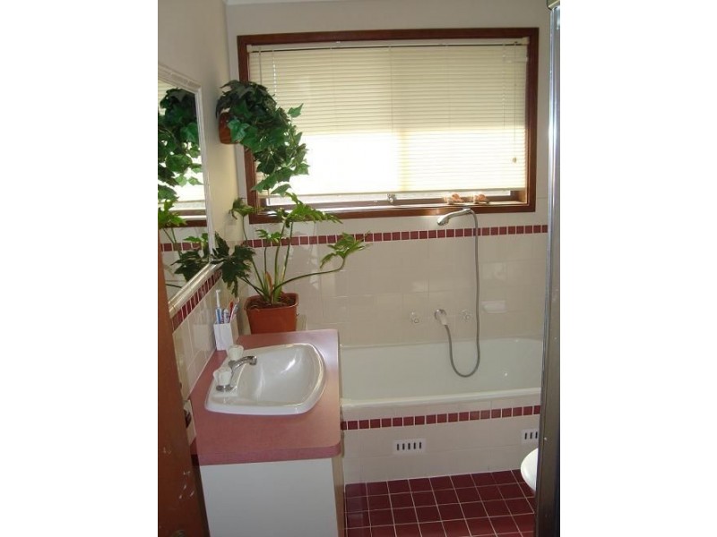 11/6 Jacquinot Place, Glenfield NSW 2167