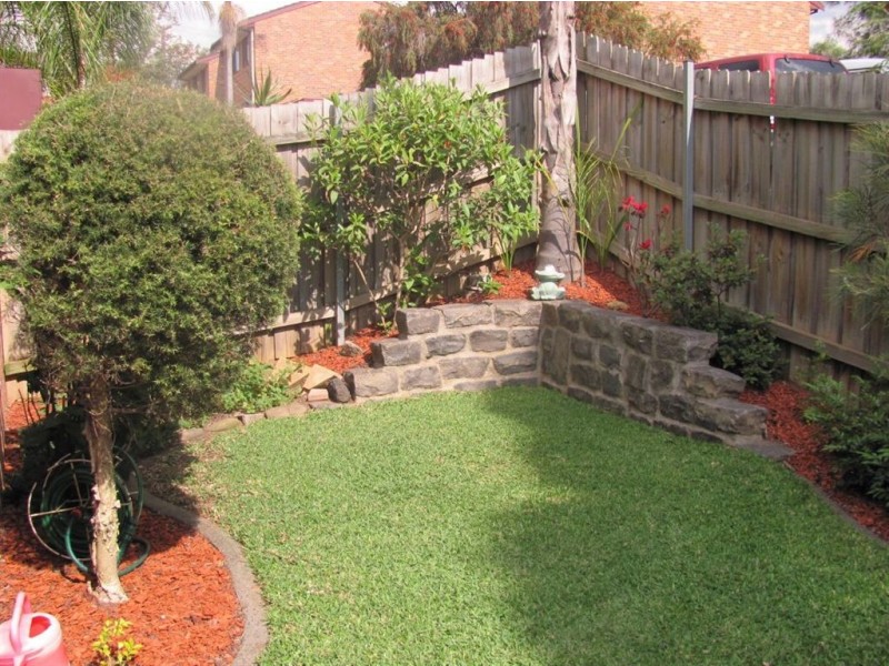 11/6 Jacquinot Place, Glenfield NSW 2167