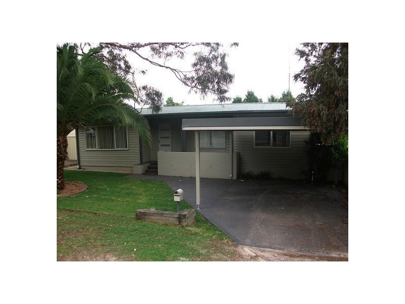3 Ivanhoe Street, Ingleburn NSW 2565