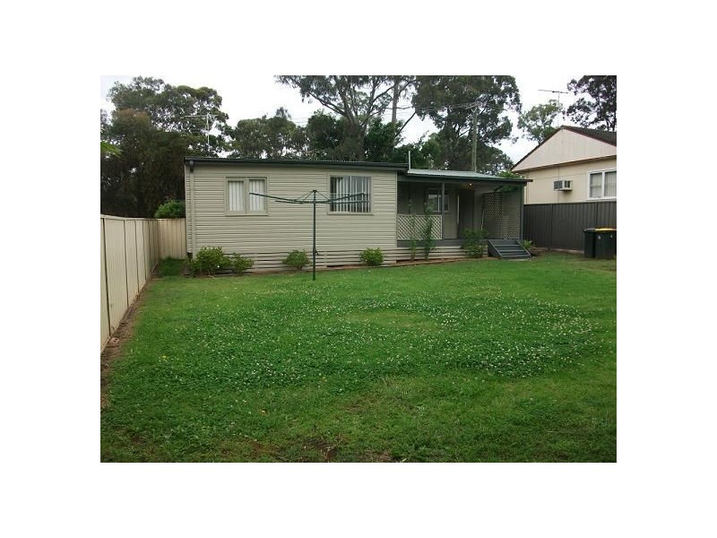 3 Ivanhoe Street, Ingleburn NSW 2565