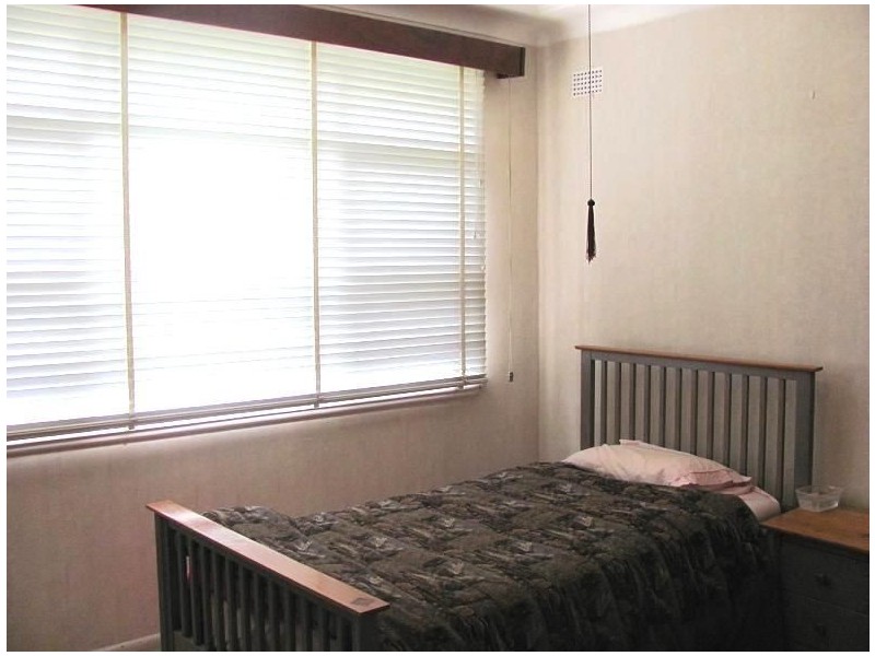 36 Parkland Avenue, Macquarie Fields NSW 2564