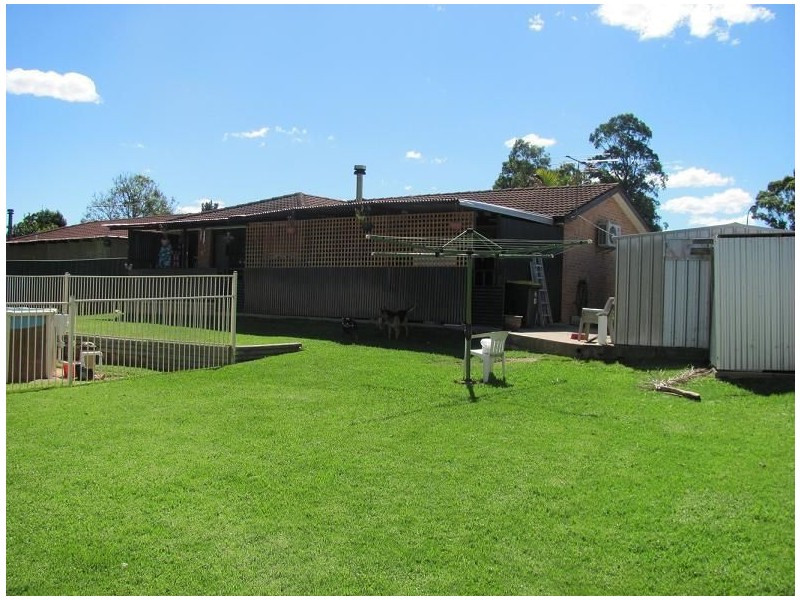 27 Evelyn Street, Macquarie Fields NSW 2564