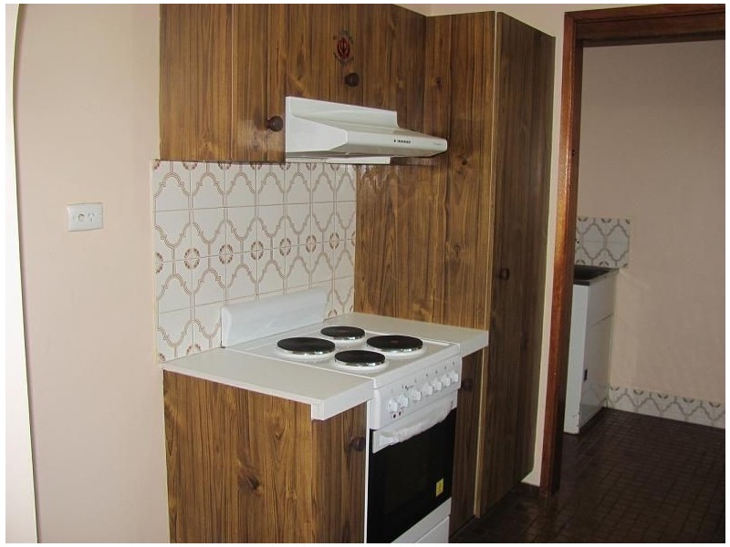 2/18 Hosking Crescent, Glenfield NSW 2167