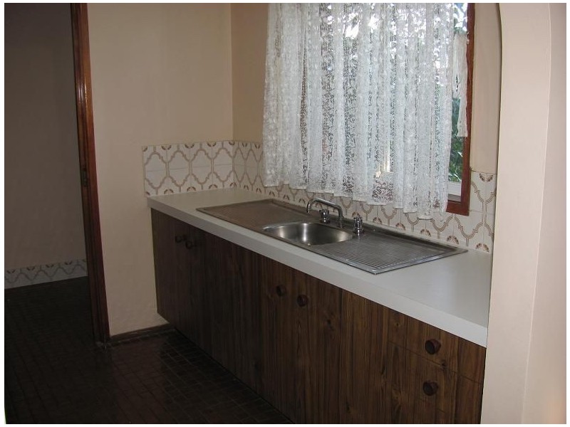 2/18 Hosking Crescent, Glenfield NSW 2167