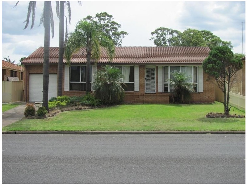 18 Evelyn Street, Macquarie Fields NSW 2564