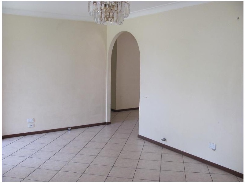 18 Evelyn Street, Macquarie Fields NSW 2564