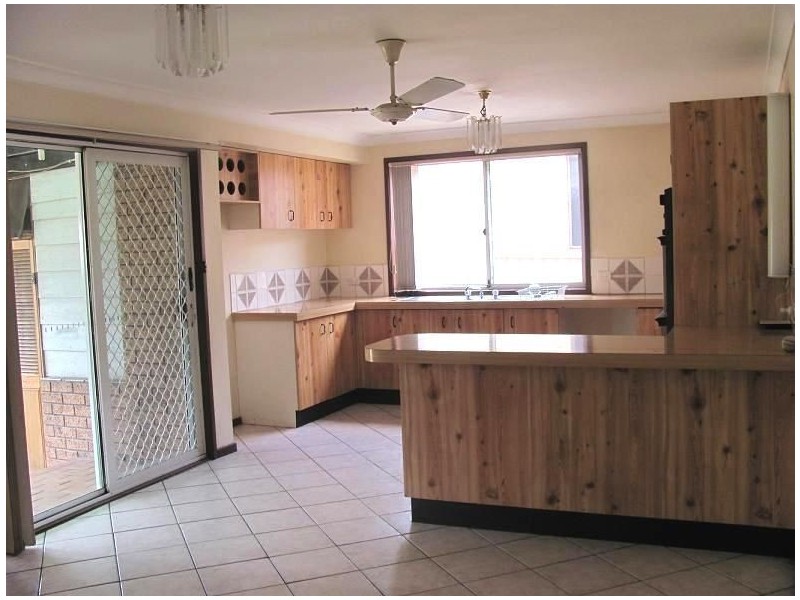 18 Evelyn Street, Macquarie Fields NSW 2564