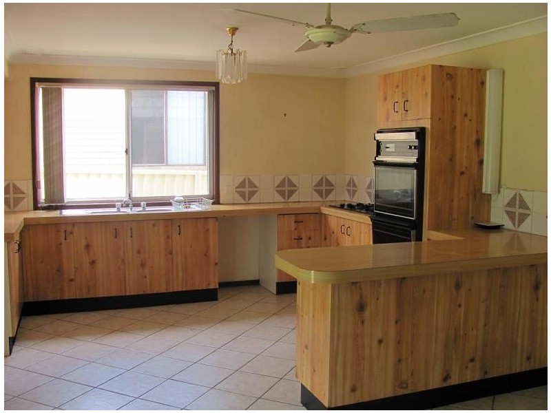 18 Evelyn Street, Macquarie Fields NSW 2564