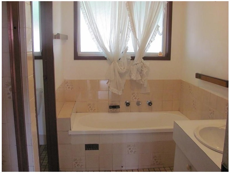 18 Evelyn Street, Macquarie Fields NSW 2564