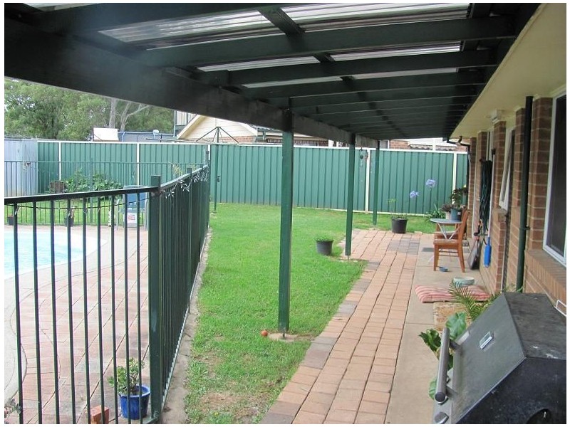 8 Stutz Place, Ingleburn NSW 2565