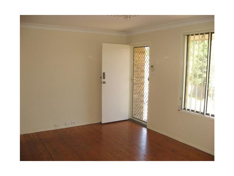136 Helicia Road, Macquarie Fields NSW 2564