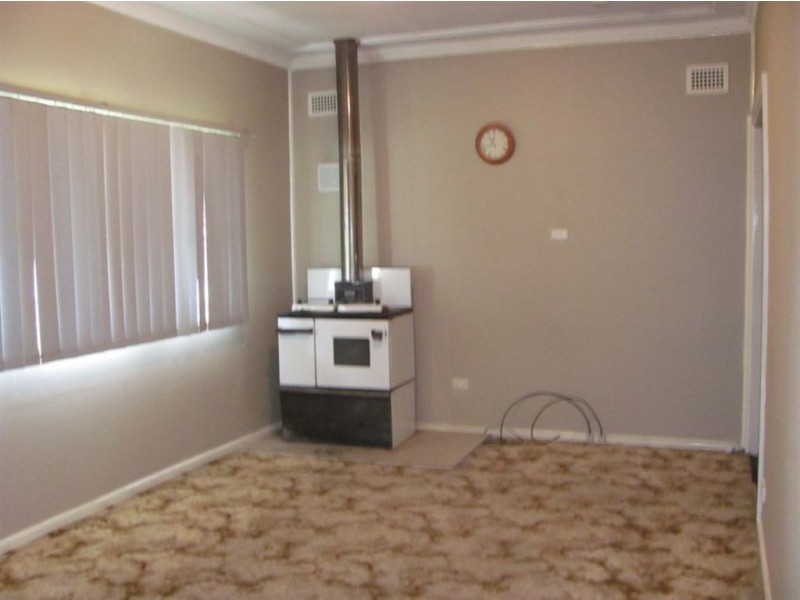 11 Annette Avenue, Ingleburn NSW 2565
