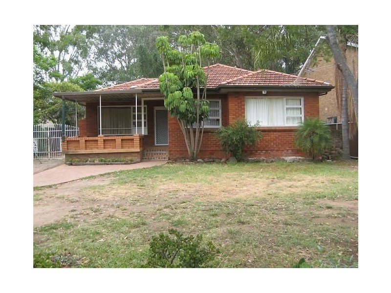 121 Parliament Road, Macquarie Fields NSW 2564