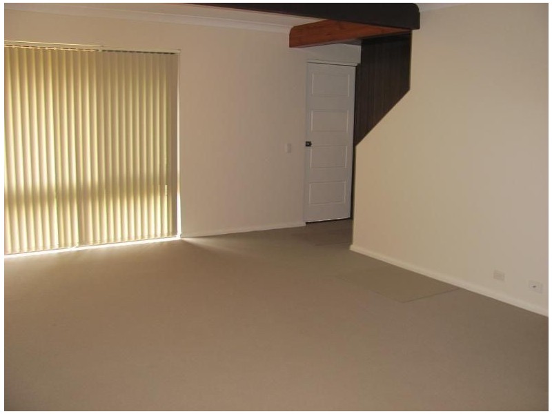 10/15-19 Fourth Avenue, Macquarie Fields NSW 2564