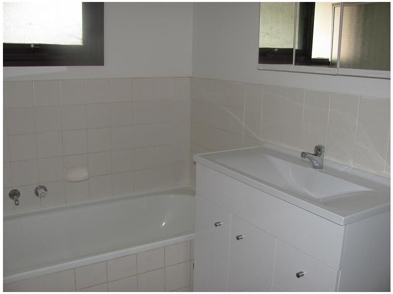 10/15-19 Fourth Avenue, Macquarie Fields NSW 2564