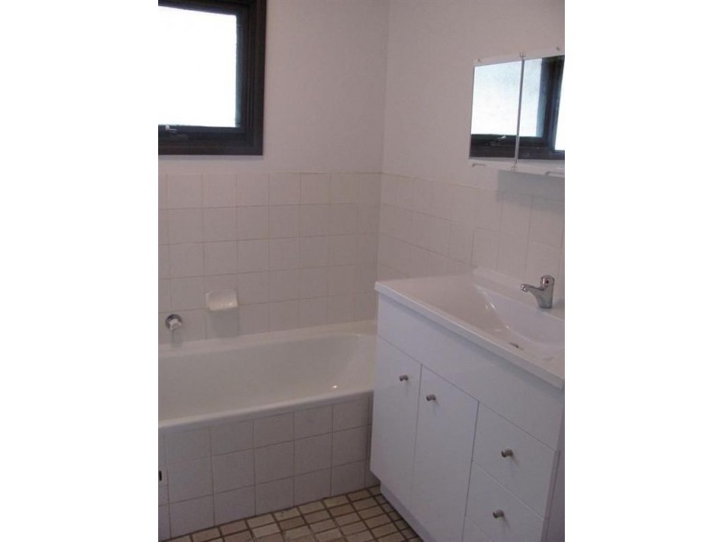 10/15-19 Fourth Avenue, Macquarie Fields NSW 2564