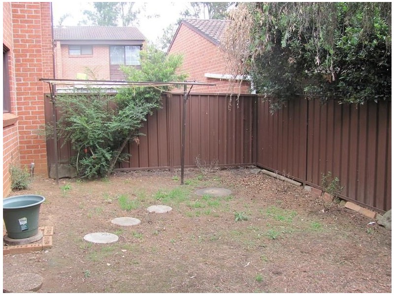 10/15-19 Fourth Avenue, Macquarie Fields NSW 2564