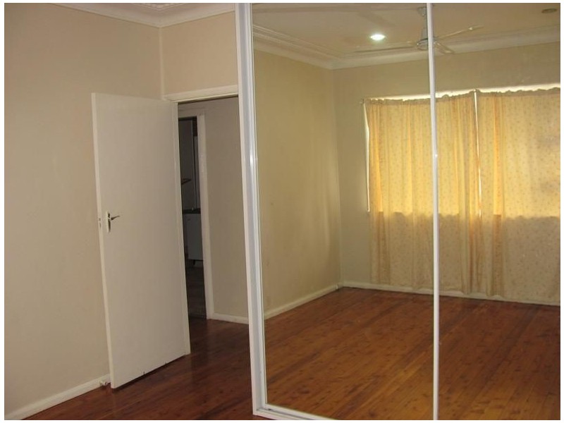 121 Parliament Road, Macquarie Fields NSW 2564