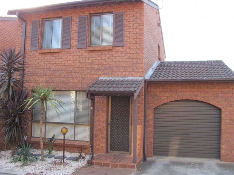 6/7 Shrike Place, Ingleburn NSW 2565