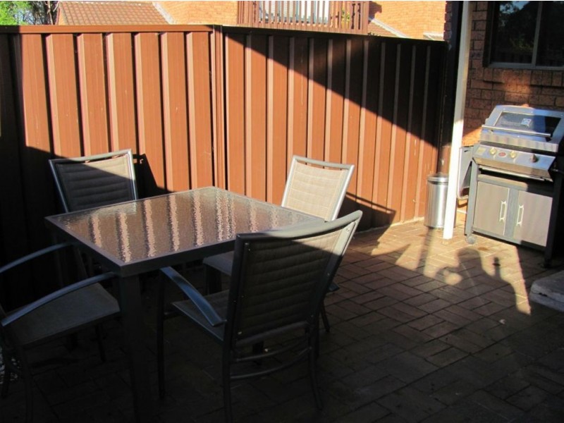 6/7 Shrike Place, Ingleburn NSW 2565