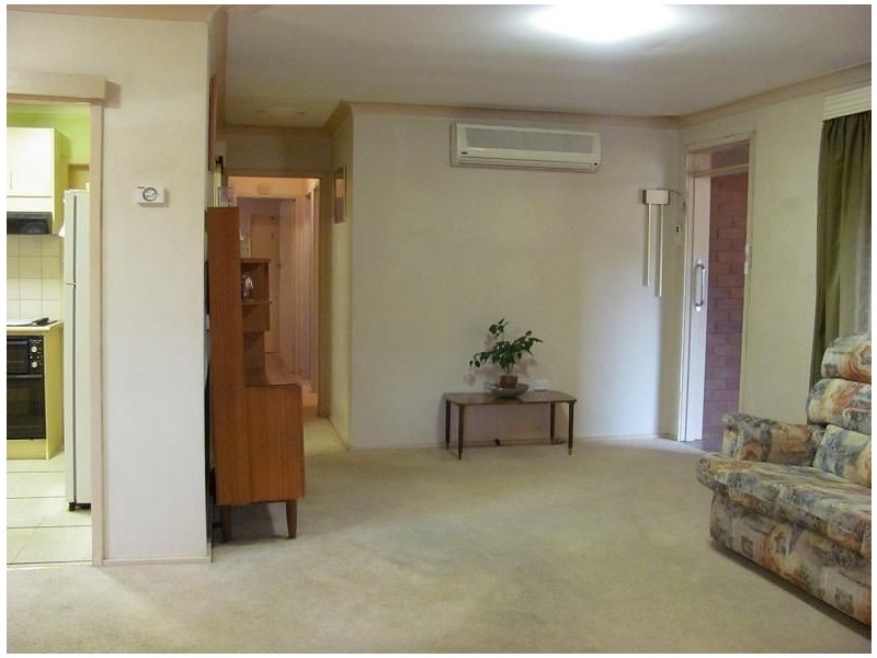 8 Victoria Road, Macquarie Fields NSW 2564