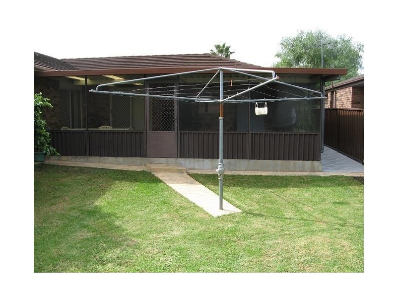 12 Kerema Place, Glenfield NSW 2167