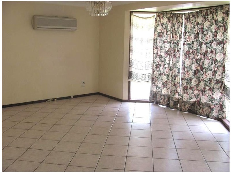 18 Evelyn Street, Macquarie Fields NSW 2564