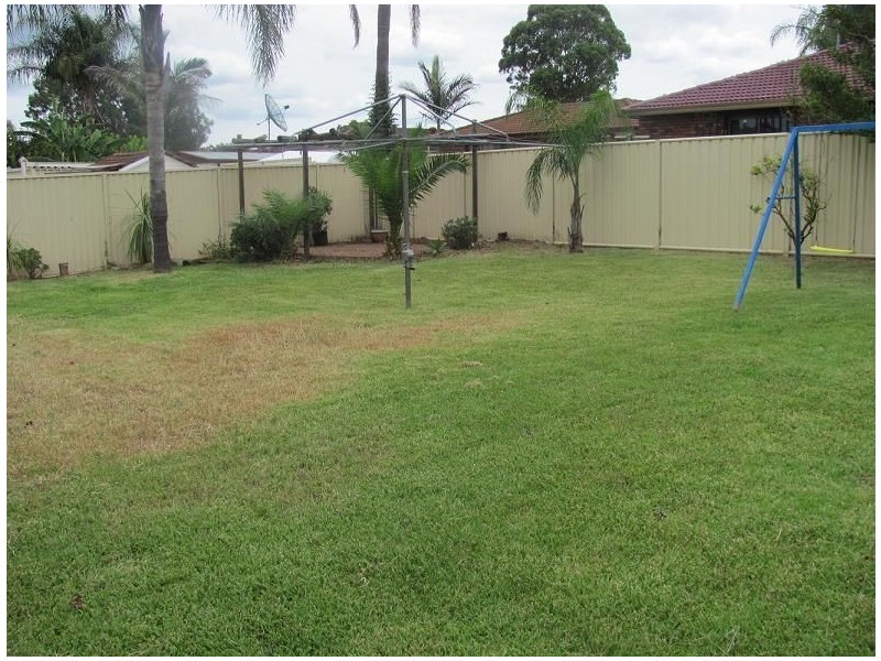 18 Evelyn Street, Macquarie Fields NSW 2564