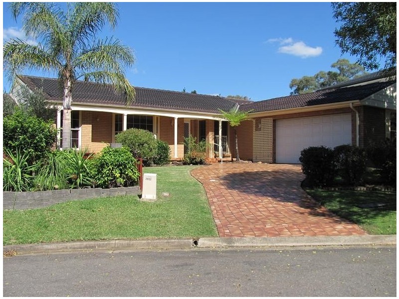 4 Buna Place, Glenfield NSW 2167