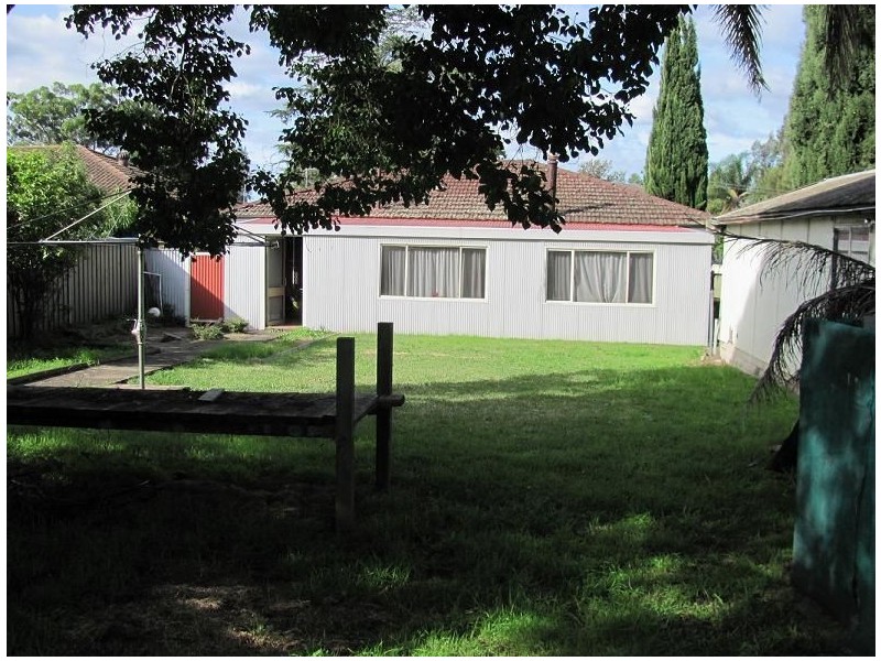 20 Alexander Crescent, Macquarie Fields NSW 2564