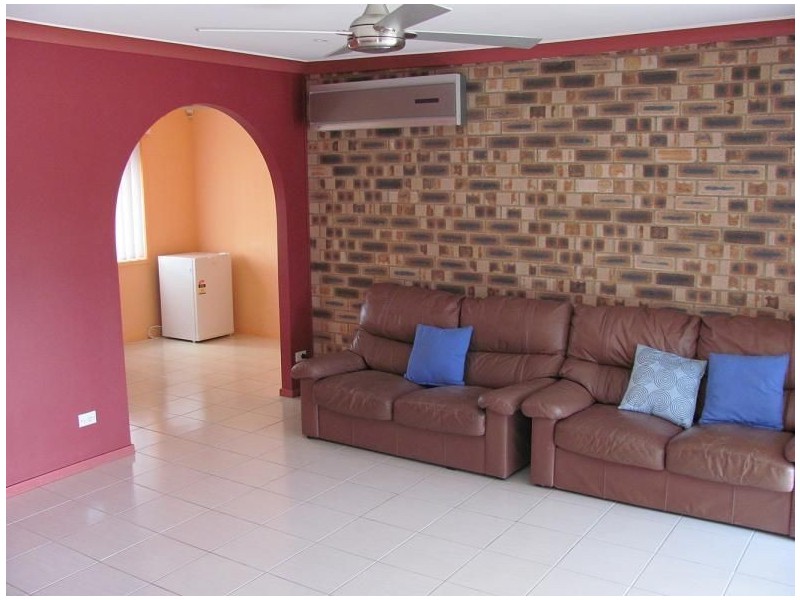 27 Geranium Avenue, Macquarie Fields NSW 2564