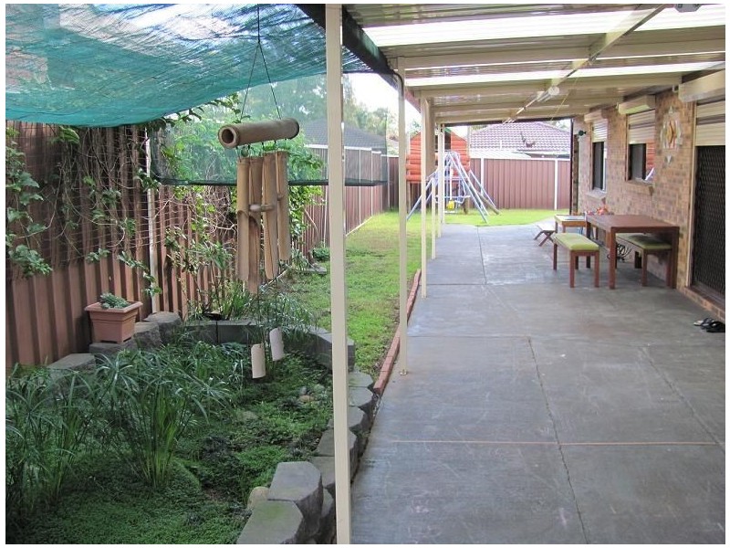 27 Geranium Avenue, Macquarie Fields NSW 2564