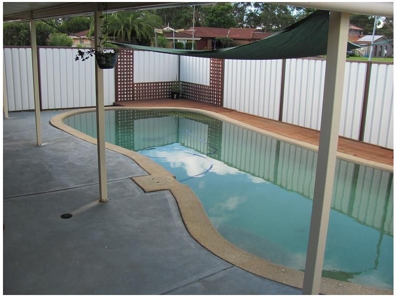 27 Geranium Avenue, Macquarie Fields NSW 2564