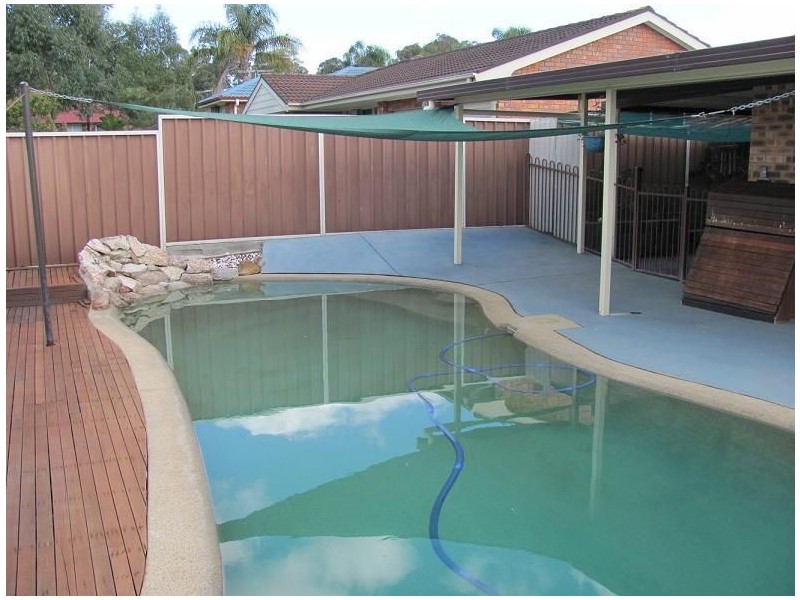 27 Geranium Avenue, Macquarie Fields NSW 2564