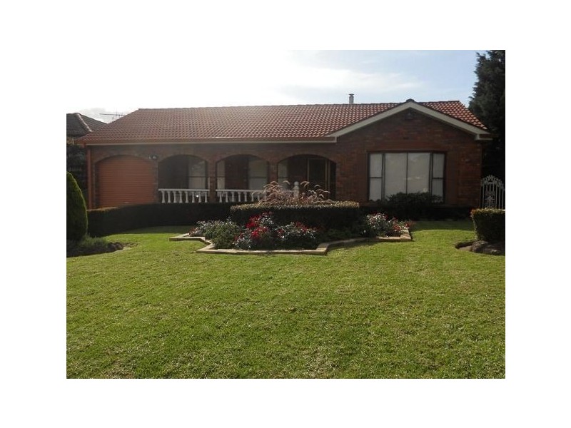 13 Hodkin Place, Ingleburn NSW 2565