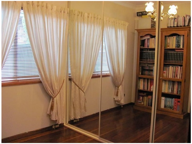 13 Hodkin Place, Ingleburn NSW 2565